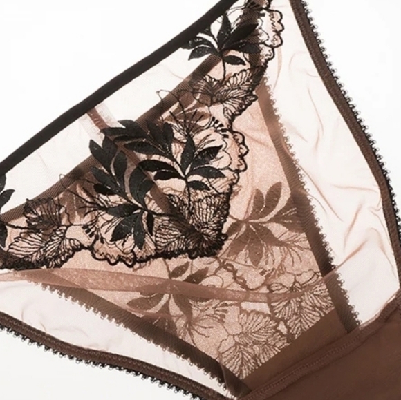 THE Abigail 3-Piece Floral Embroidered Lingerie Set with Garter Belt - Picture 11 of 12